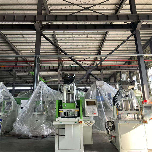 Streamline Your Manufacturing Process with Top-Notch Vertical Injection Molding Machines in Mexico".