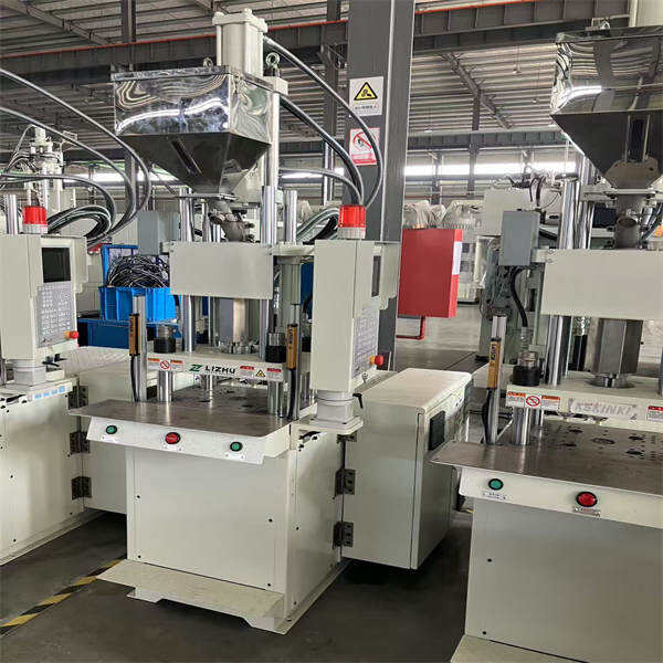 Streamline Your Production Line with the Versatile 400 Ton Injection Molding Machine.