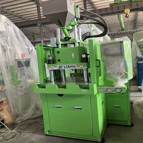 Cetak bagian besar dan kompleks tanpa usaha berlebih dengan mesin injeksi plastik 550-ton kami.