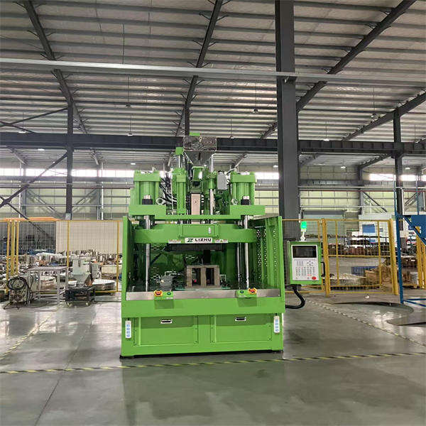 Solutions sur mesure avec une machine de moulage par injection verticale Chine