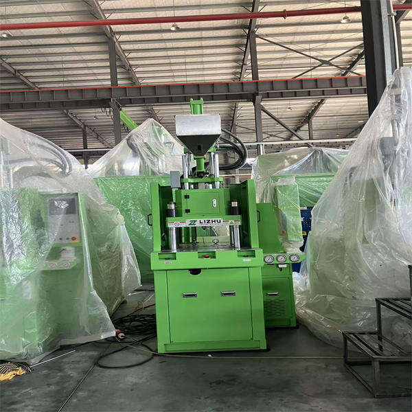 Machine verticale à haute vitesse de l'Italie