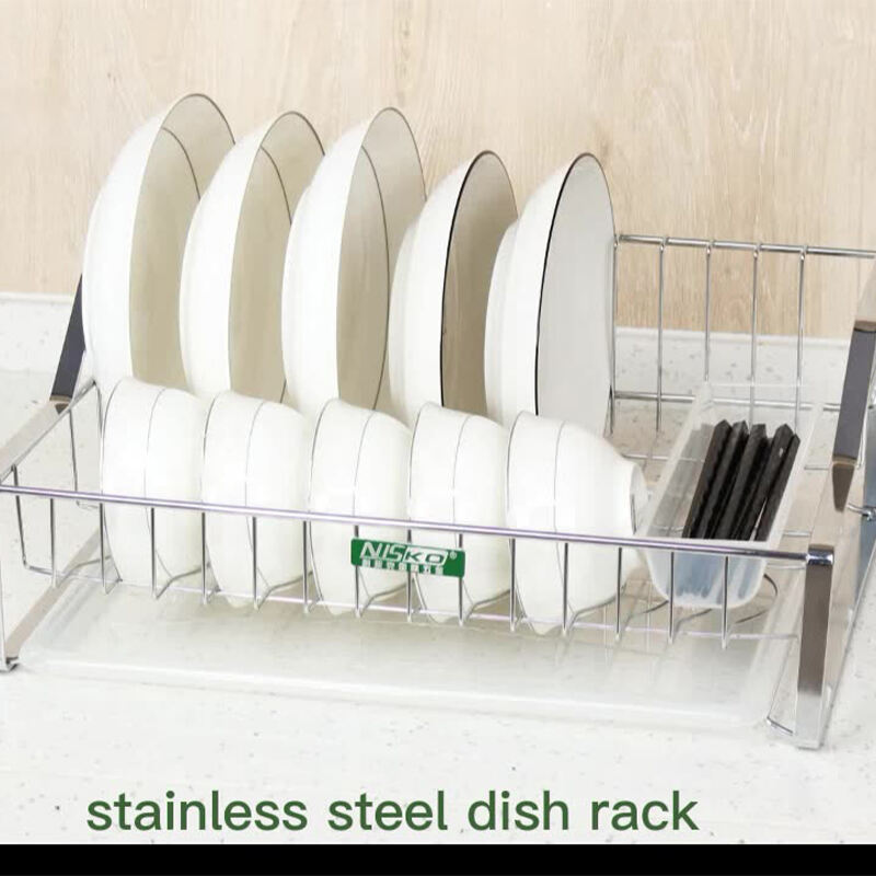 Stainless steel plates, bowls, chopsticks, small cups, small sizes suitable for families, can be placed in drawers, cabinets, or on the countertop