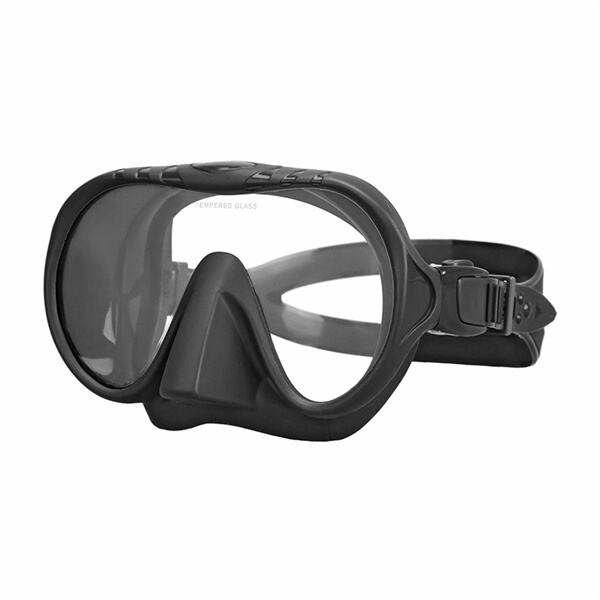 Explore the Depths with Clarity using a Professional Diving Mask