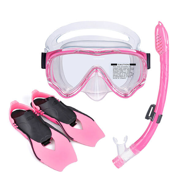 Experience maximum comfort and efficiency with travel-friendly snorkel fins