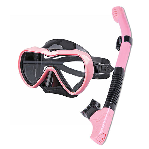 Say goodbye to foggy lenses with the ultimate snorkeling mask and snorkel