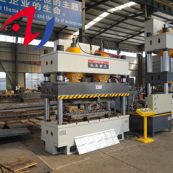 Високоскоростно производство с най-новата машина за гидравлическо тисане