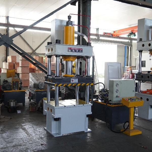 Biến đổi quy trình gia công của bạn với Máy ép thủy lực 100 tấn của chúng tôi