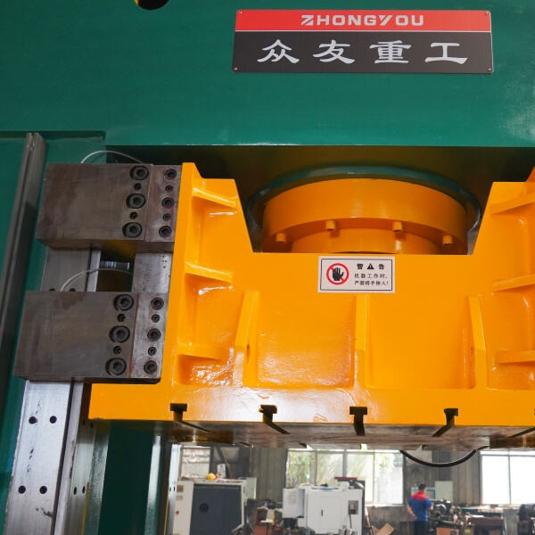 Революционизируем промышленное производство с гидравлическим горячим штамповочным прессом