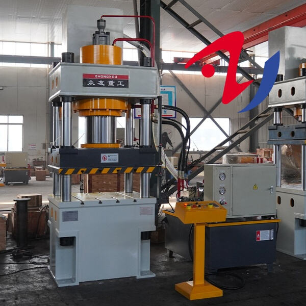 Different types of 4 pillar hydraulic presses.