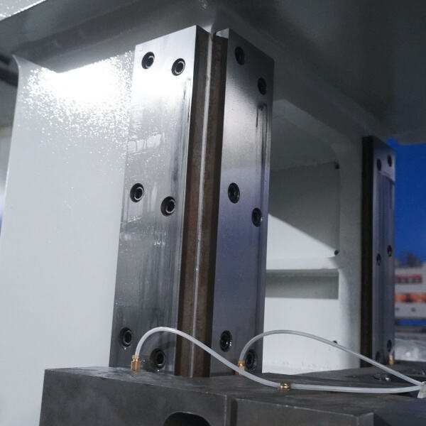 Saluran Pem press Hidrolik — Kekuatan Luar Biasa dari Pem press Hidrolik