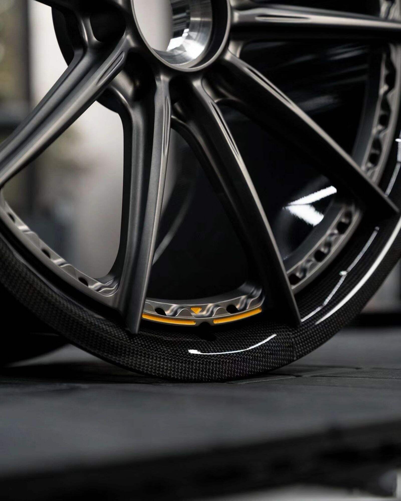 Advantages of Carbon Fiber Wheels and Installation Guidelines