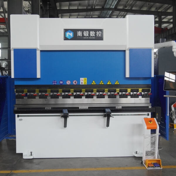 Precision Bending at Your Fingertips with Hydraulic Press Brakes