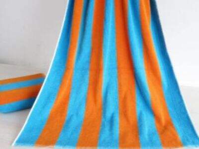 Beach Blankets vs. Towels: Which One Should You Bring to the Beach?