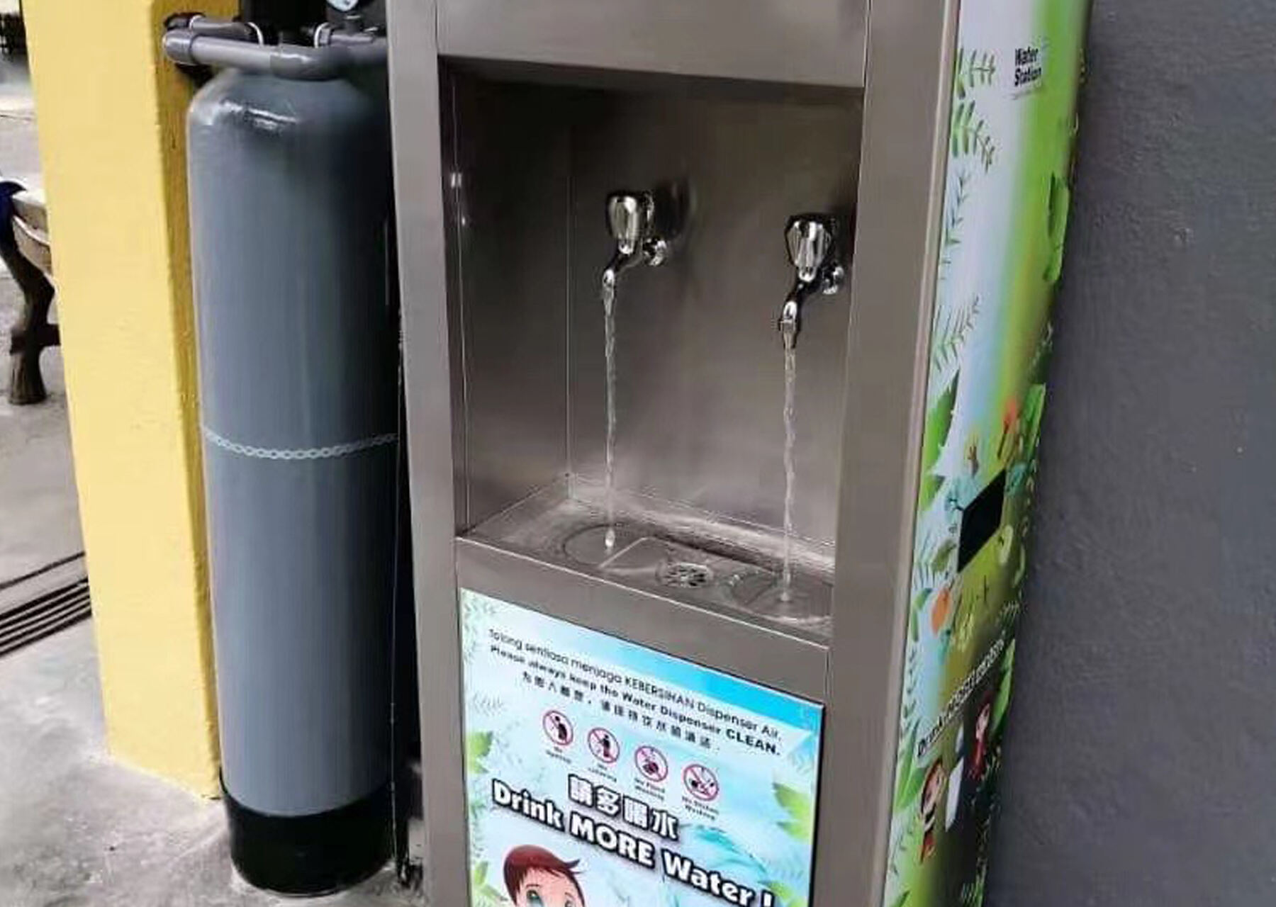 caso de agua potable en el campus de Malasia