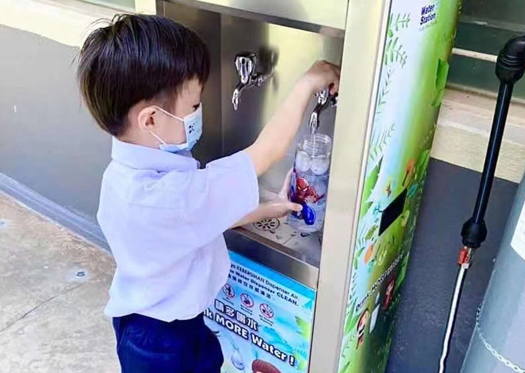 caso de agua potable en el campus de Malasia