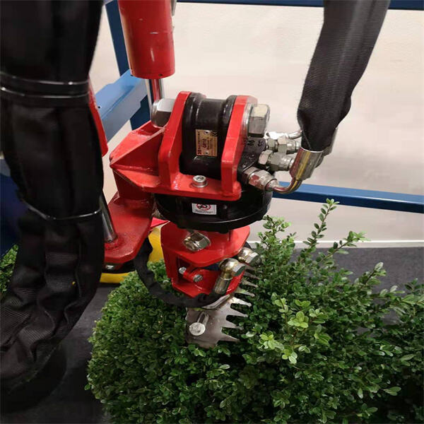 Save time and effort on the job site with a rotating grapple.