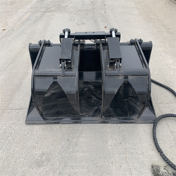 Make quick work of stubborn roots with a heavy duty grapple