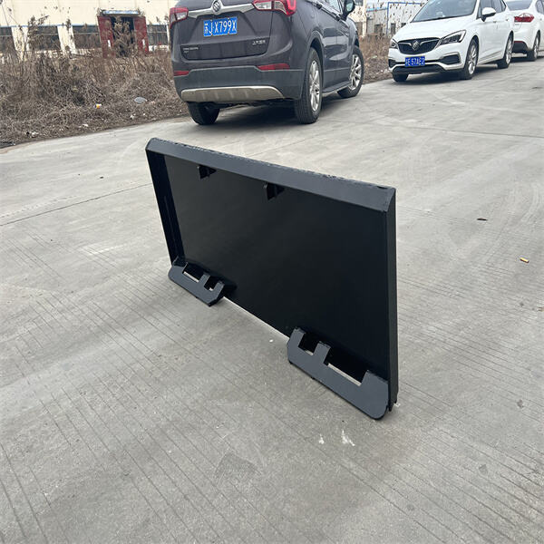 Améliorez l'efficacité de votre chargeuse compacte avec une plaque d'attache rapide