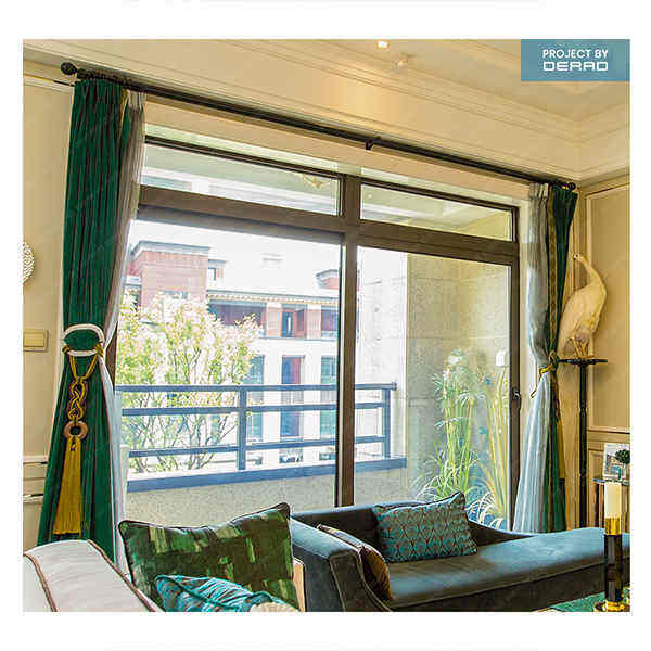 Enjoy panoramic views with an aluminium sliding door for your balcony.