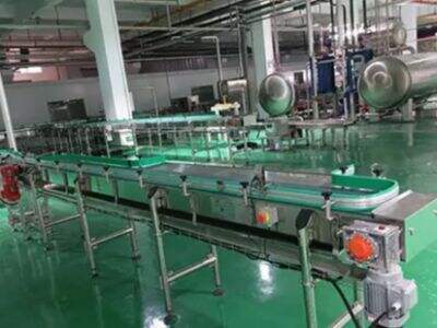 Come i trasportatori a catena gestiscono l'indexing nell'assemblaggio delle bombolette spray