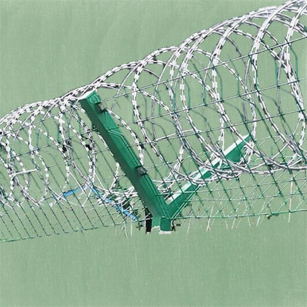 Durability of Constantine wire fence