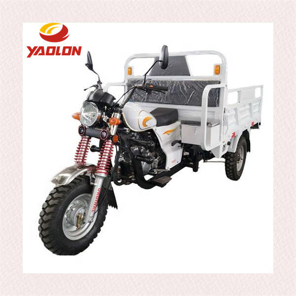 Maneuver through traffic easily with a petrol cargo three wheel motorcycle
