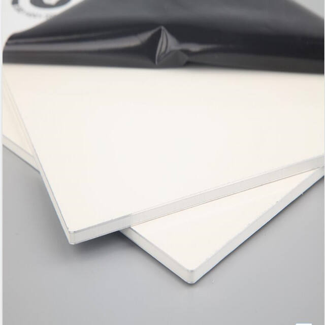Paneles compuestos de aluminio Alucobond personalizados con cubierta brillante de color negro oscuro de 4'X8'ft, hoja acp/acm para fabricación de decoración de edificios