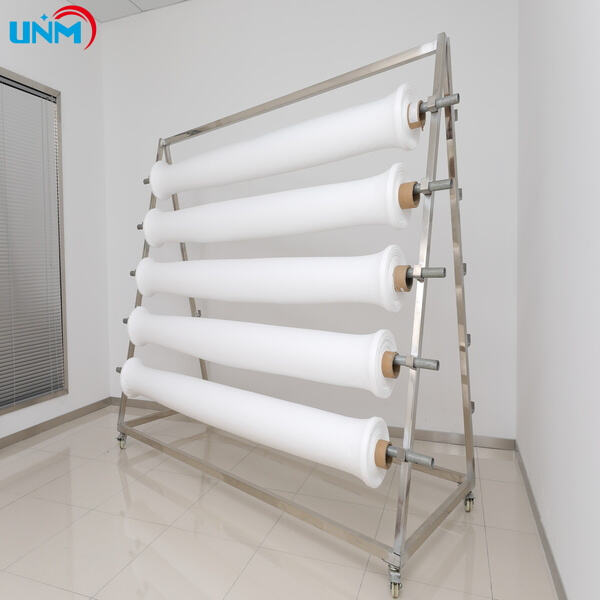 Waar om waterafstotende en asemende materiaal in groot hoeveelhede te koop