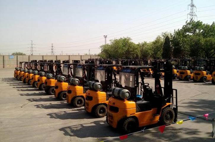 Forklift Failure Causes Delays in Factory Shipping