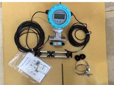 What are the key advantages of a non-intrusive Ultrasonic Flow Meter