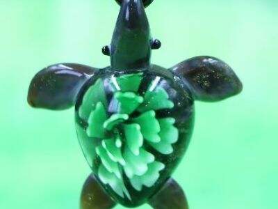 Why Quality Matters:A Guide to Selecting Glass Figurine Manufacturers