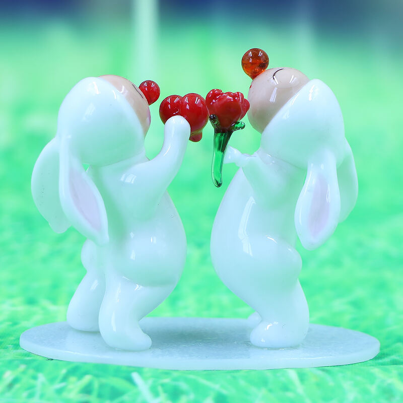 Valentine's Day Gift Wholesale 2024 Cute Glass Rabbit Ornament With Red Heart supplier