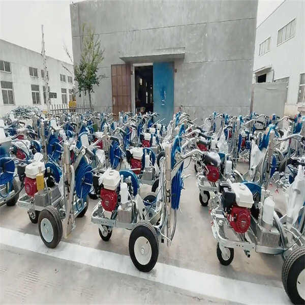 Caractéristiques innovantes des machines de marquage de lignes routières pour les applications de précision