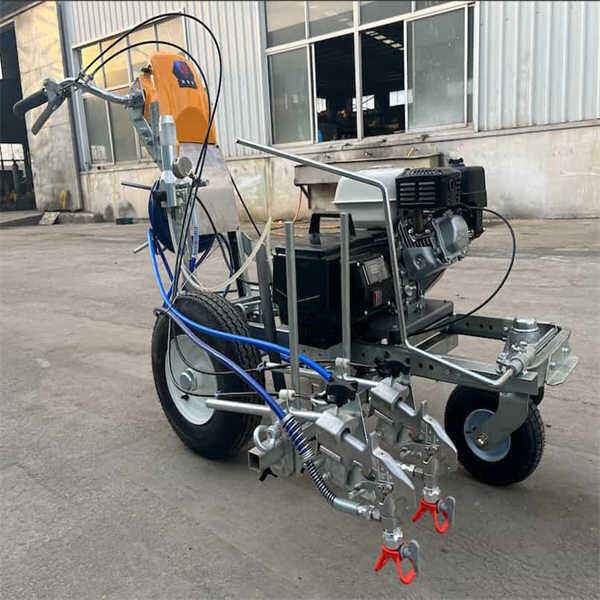 به‌روزرسانی محوطه بازی، زمین ورزشی و میدان ورزشی با ماشین‌های جدید خط‌کشی