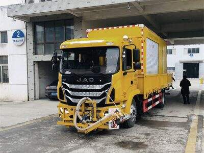 Pagpili ng Tamang Thermoplastic Road Marking Machine para sa Iyong Proyekto sa Lungsod