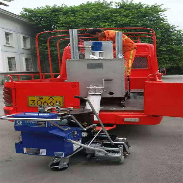 زيّد من الإنتاجية والربحية باستخدام حلولنا الموثوقة لرسم خطوط الطرق