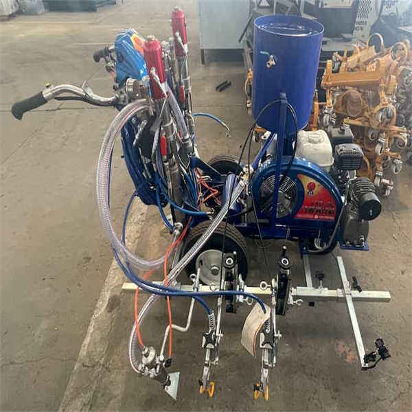 تعزيز السلامة والرؤية باستخدام معدات رسم خطوط الأسفلت