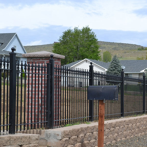 Using an Aluminum Batten Fencing