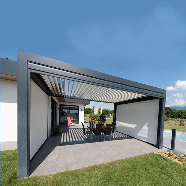 Stay cool under a motorised pergola's adjustable shade
