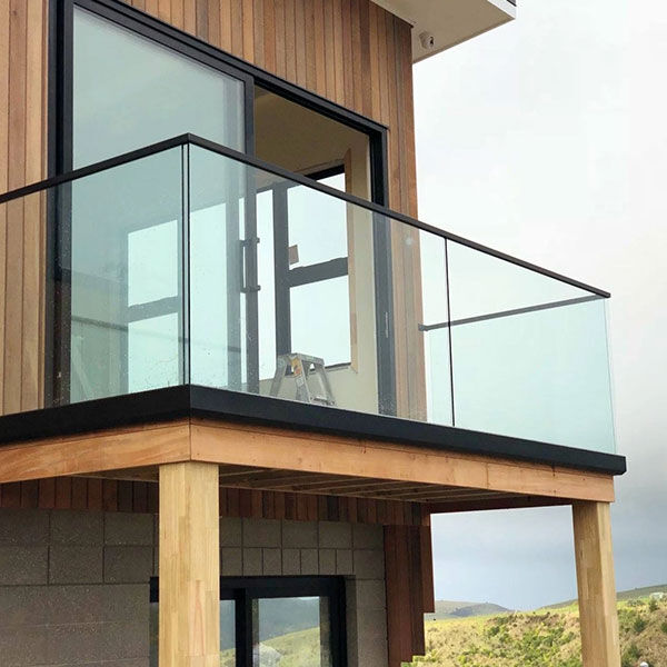 Utilizing Railing Glass Balcony