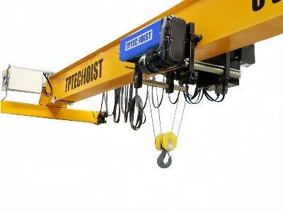 Single-girder and double-girder overhead travelling cranes offer maximum stability with optimized dead weight.