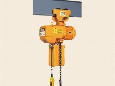 Industrial Wire Rope Hoist :A day in the life of a warehouse worker