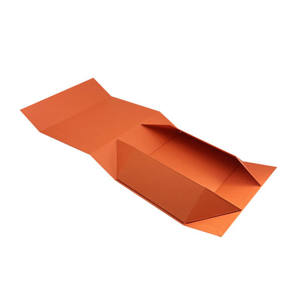 Protect and store your belongings with secure fold-up boxes and lids.