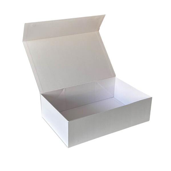 Impress your customers with our sleek and sophisticated white magnetic boxes