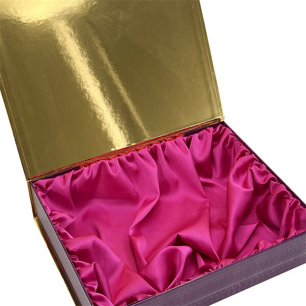 Add a touch of sophistication to your gift-giving with the magnetic gift box spotlight.