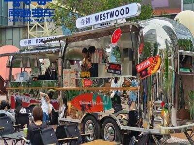 Le nouveau favori dans le secteur de la restauration américaine : les food trucks remorques personnalisés, créant un paysage gastronomique unique.