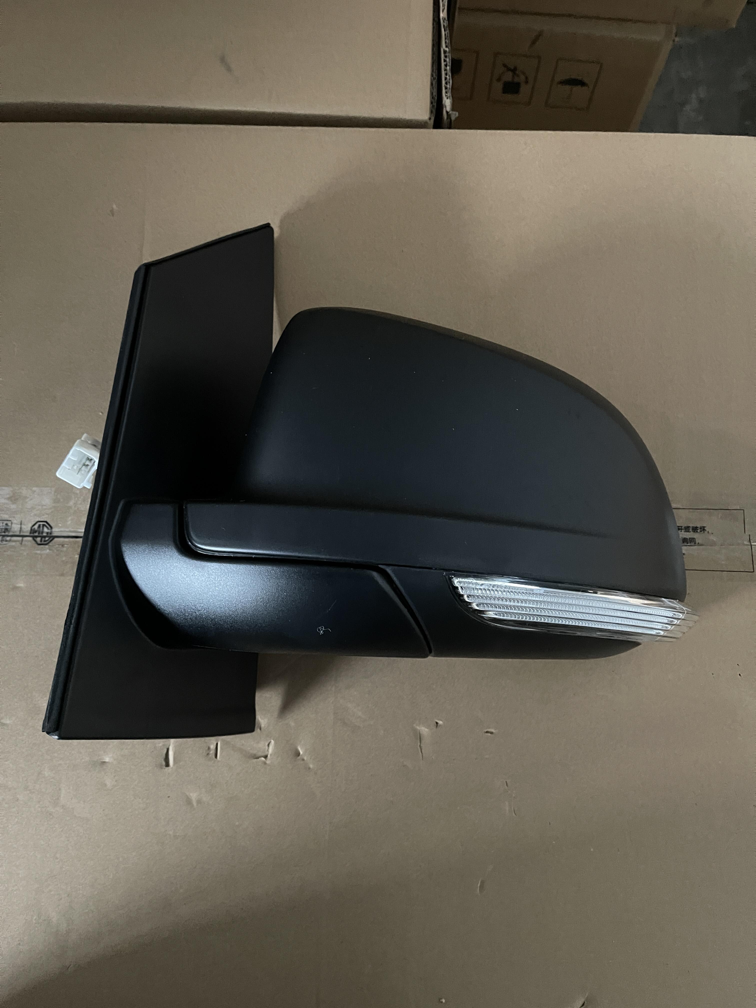 NO.C00344474 Hot Selling High Quality Original Genuine Auto Body Parts MAXUS Car Electric Power Mirror Side Rearview Mirror supplier