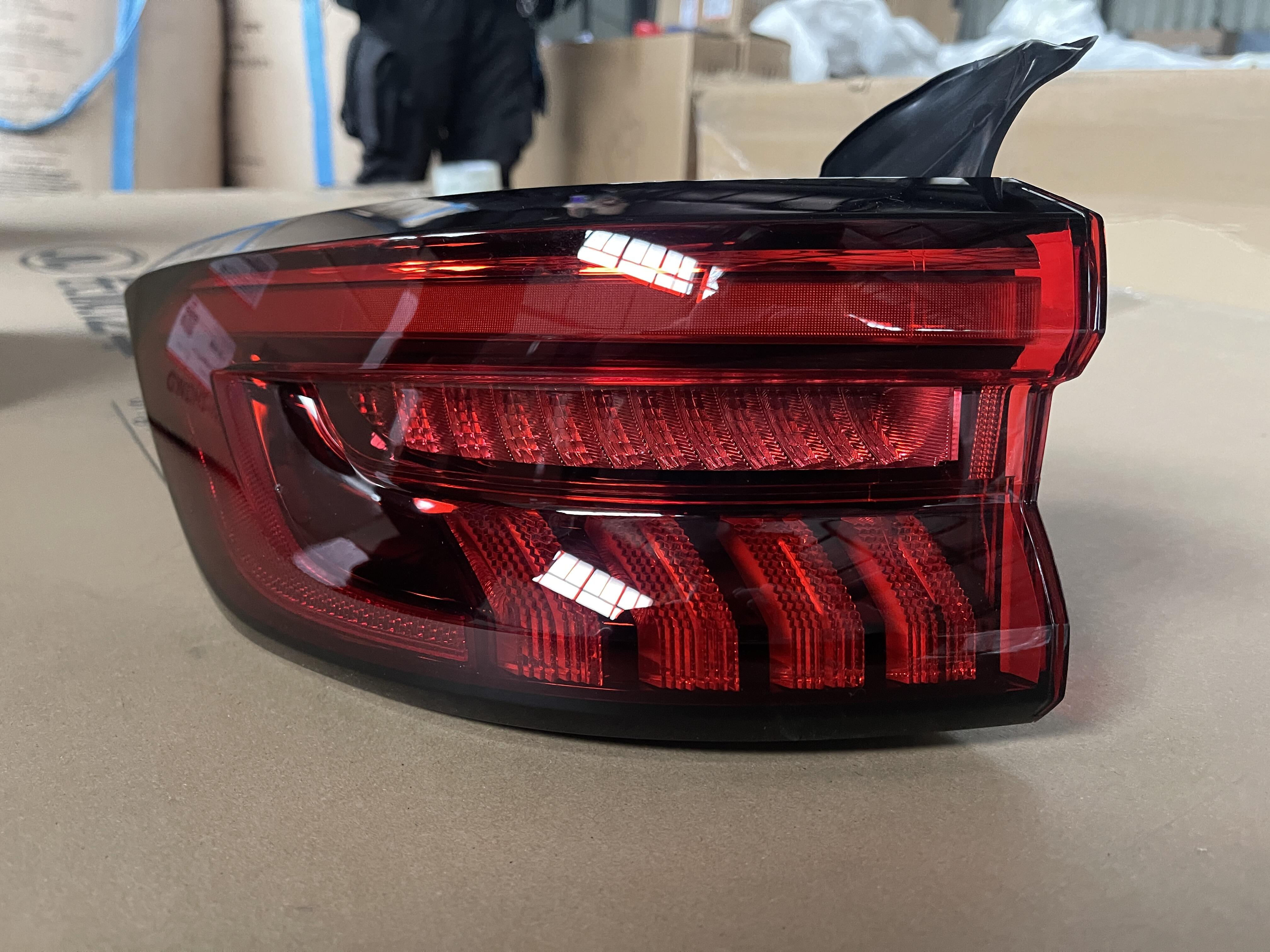 #4133104XKN03AHigh brightness Original Offical Genuine Auto Body Parts GWM HAVAL Car Left Combination Rear Light Assy (Sidewall) factory