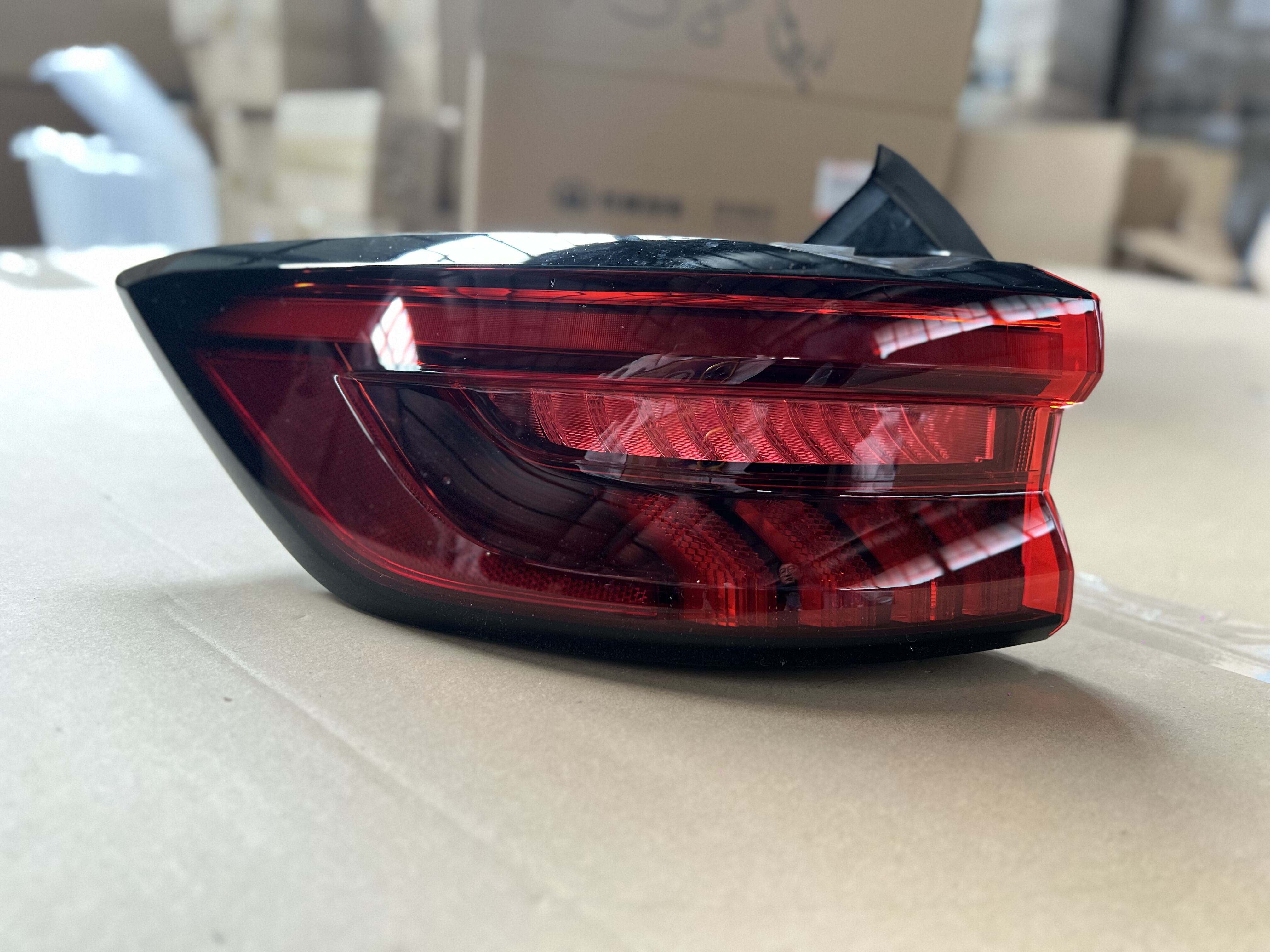 #4133100XKN01AHigh brightness Original Offical Genuine Auto Body Parts GWM HAVAL Car Left Combination Rear Light Assy (Sidewall) factory