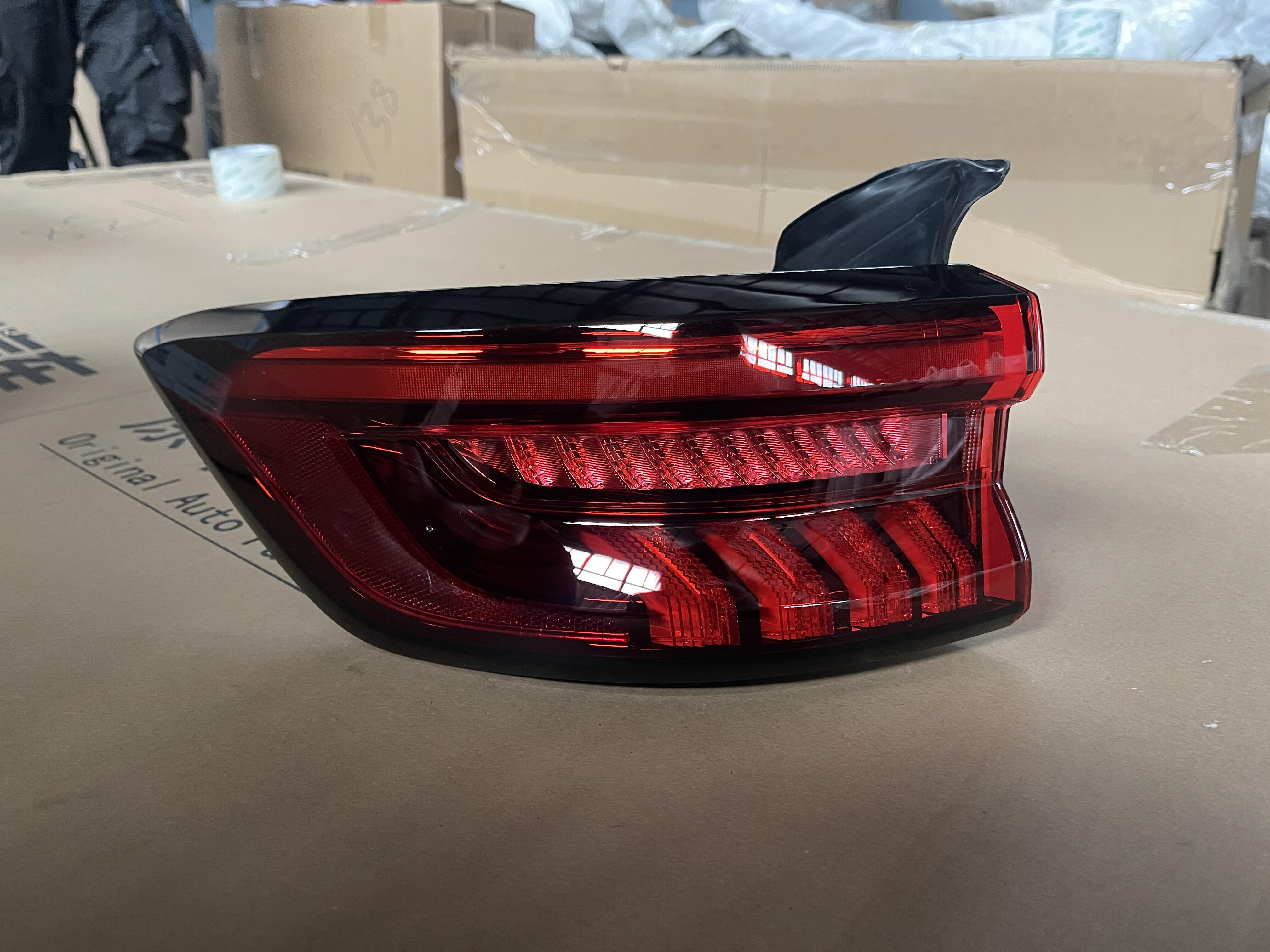 #4133104XKN03AHigh brightness Original Offical Genuine Auto Body Parts GWM HAVAL Car Left Combination Rear Light Assy (Sidewall) supplier